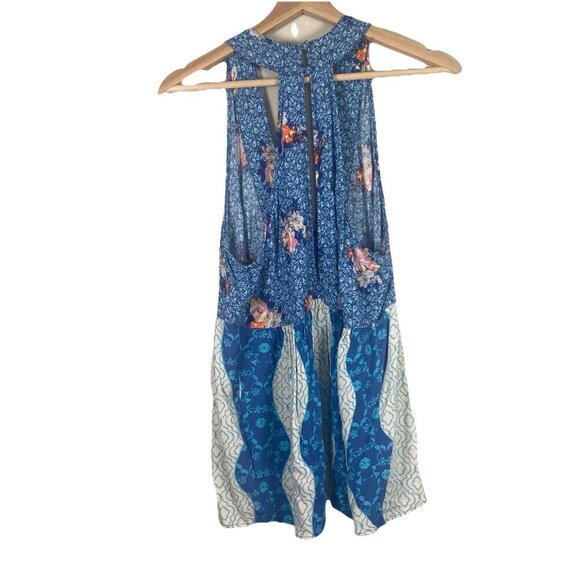 Free People Dream Darlin' Sleeveless Blue Floral Print Tank Top L Boho V-Neck - Picture 9 of 10